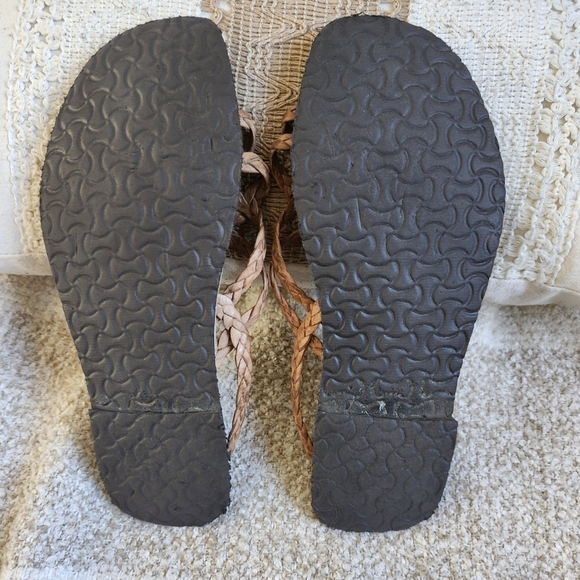 Casual BrownLeader  Sandals with Criss-Cross Straps (Guaraches) - Picture 2 of 4